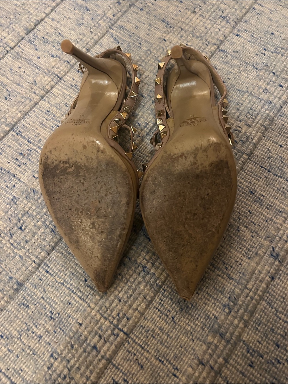 Valentino Nude Patent Leather Rockstud Pointed-Toe Slingback Heels - Picture 4 of 6